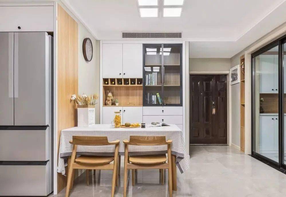 瓷磚選購攻略小技巧:鋪貼地面選哪種好?亮光磚還是柔光磚 瓷磚選購攻略小技巧:鋪貼地面選哪種好?亮光磚還是柔光磚